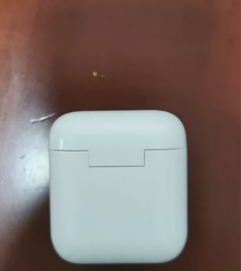 小仙女一手QCY蓝牙耳机，不小心丢了一只耳...