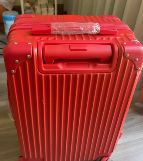 只是一个 结婚行李箱,20寸 就结...