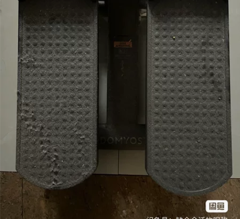 迪卡侬踏步机，几乎全新，落灰了，现在懒得擦...