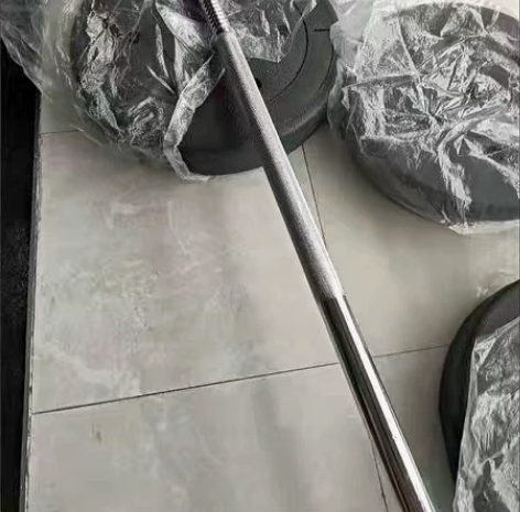 低价出售出售一批全新未使用的杠铃,适合深蹲...