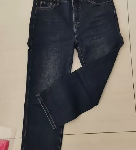 全新，31码直筒牛仔裤，质量挺好，买来一次...