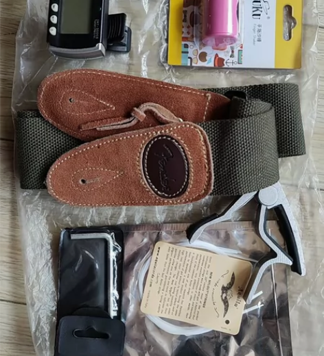 吉他周边，调音器，沙锤，变调夹，工具，琴弦...