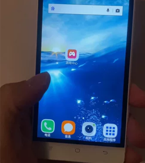 海信的手机,可以双卡,因为买了新手机所以这...