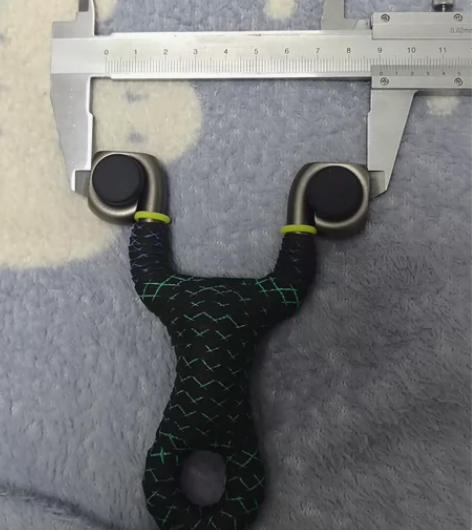 两把不锈钢冷弯传统弹弓一起打包卖了,8mm...