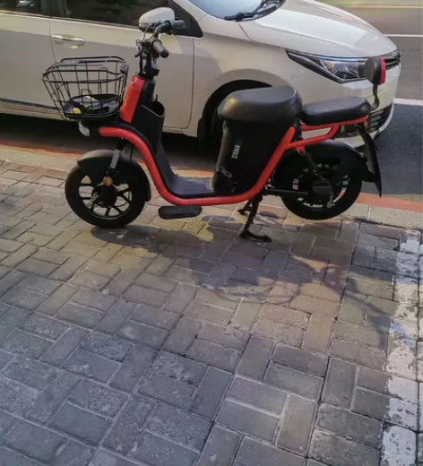 爱玛电动车,9成新,大容量锂电池,电池可拆...
