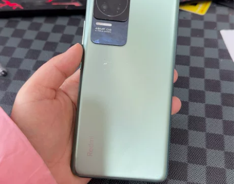 红米k50 12加256有明显磕碰,屏幕有...