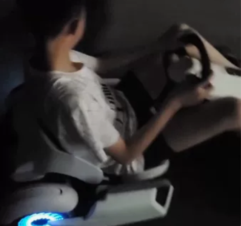 平衡车改造的卡丁车,骨架是用的仿版小米九号...