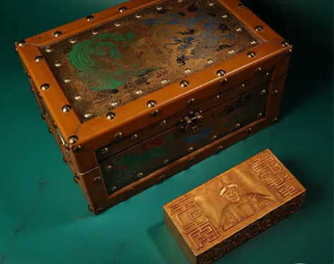珍品旧藏收罕见高浮雕錾刻鎏金十斤金砖  金...