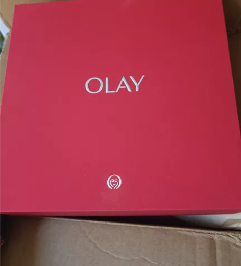 Olay全新礼盒 礼盒里有150ml大红瓶...