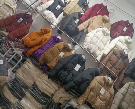 公司展厅不做了,所有品牌服装尾货都超低价处...