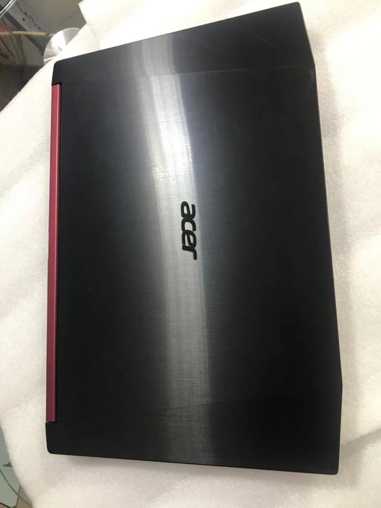 宏基暗影骑士四核高配游戏本16G大内存。