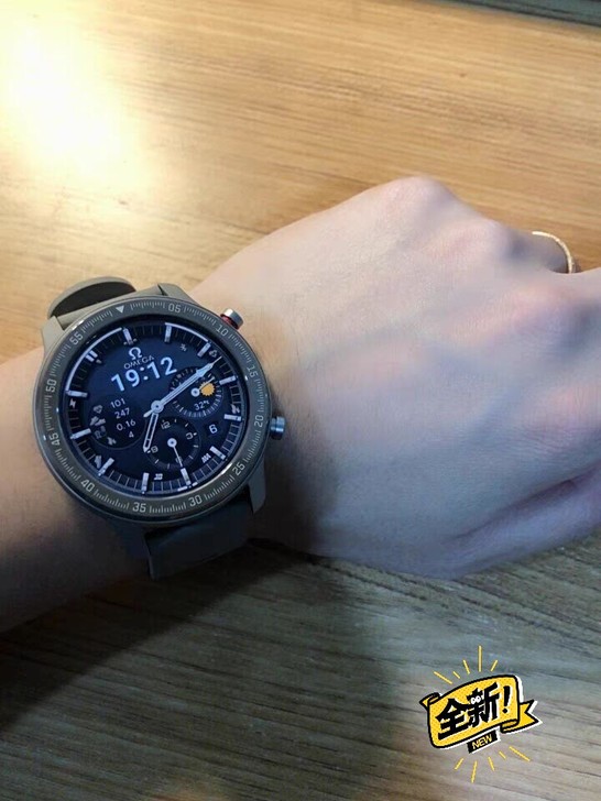 朋友欠钱抵了8个华米gtr42智能运动手表...