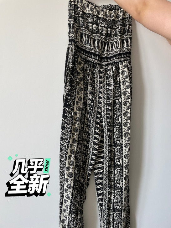 Forever 21 连身抹胸连体裤 很适...