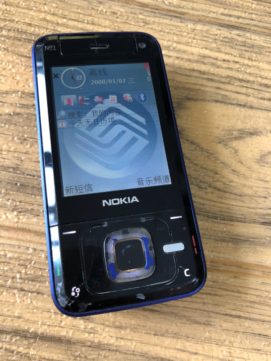 诺基亚N81