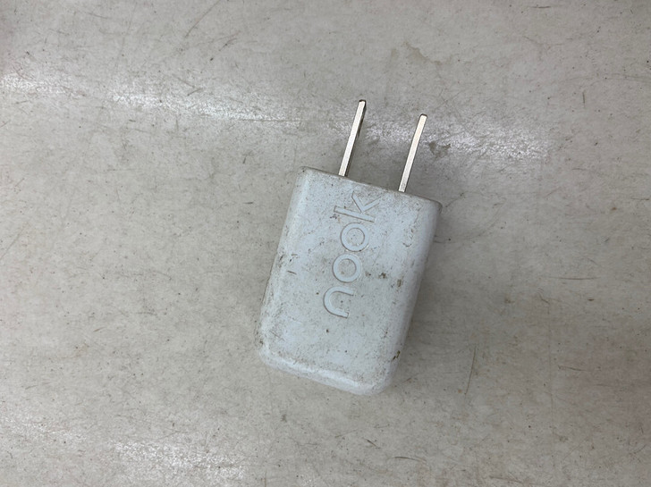 nook 充电头  5V-0.85A  2元一个