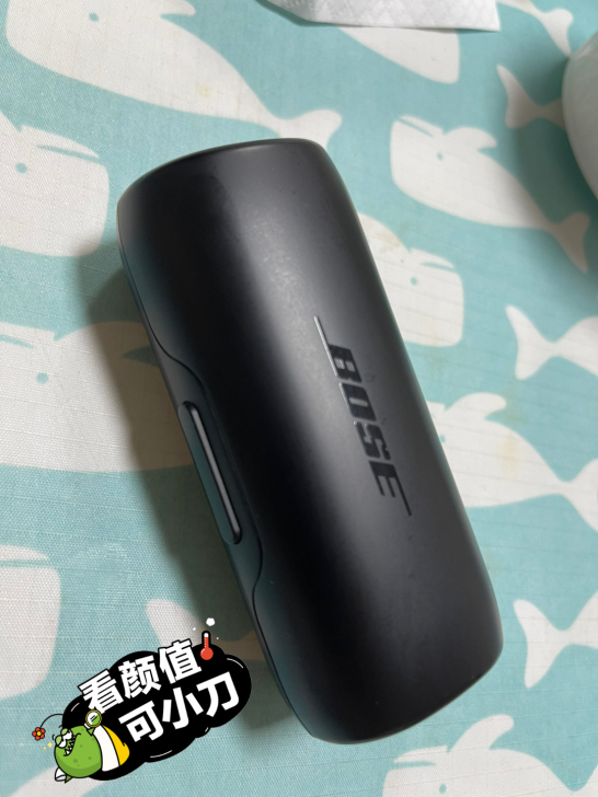 Bose耳机,美亚买回来的,家里耳机太多了...