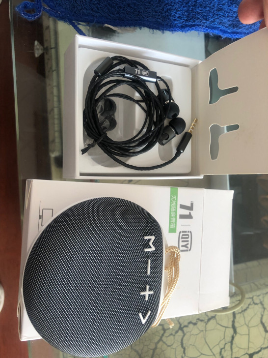 爱奇艺耳机,蓝牙音响,试用过一次音质不错特...