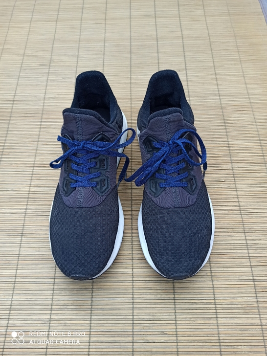 43码阿迪达斯运动鞋