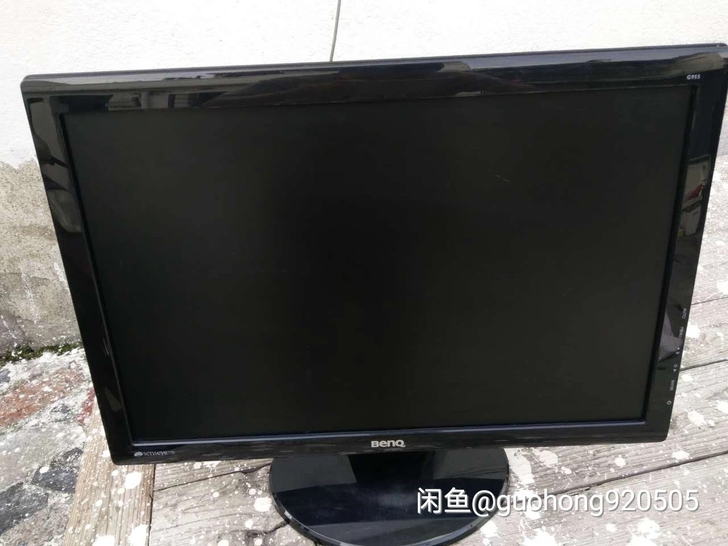 电脑显示器两个。私人用的。无故障。现优价转让