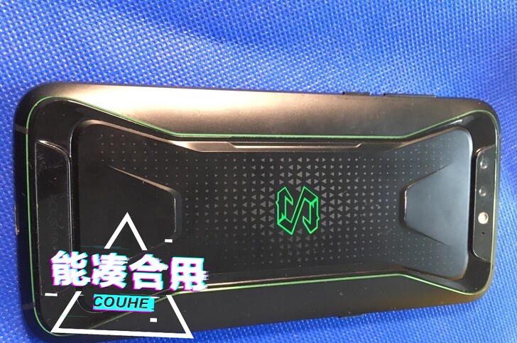 黑鲨8g+128g  自己自用的，换过一次...