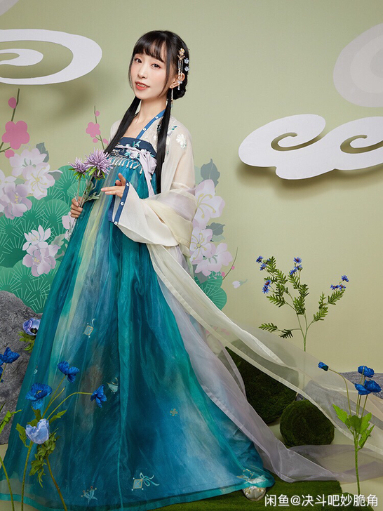 十三余小豆蔻碧霄美人全新出售哦!