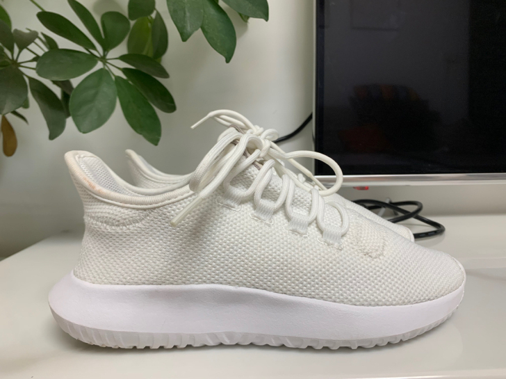 阿迪达斯小椰子 小白鞋36.5码,跑鞋,9...
