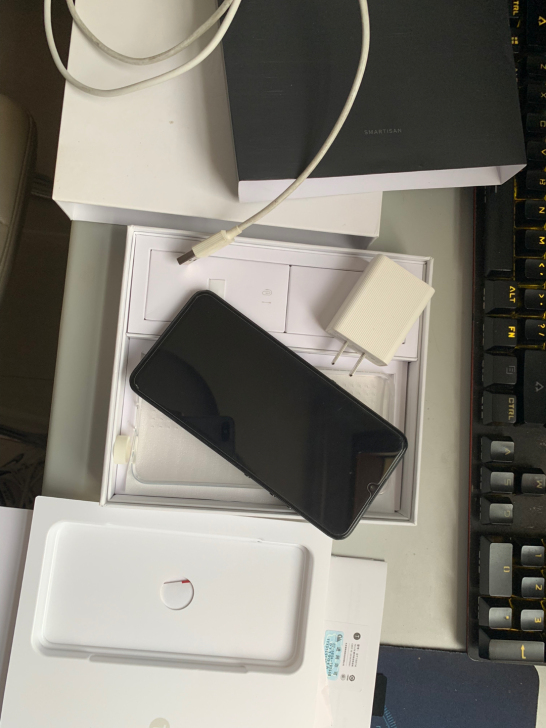 自用手机坚果pro3  8+128  国行...