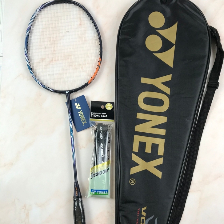 尤尼克斯羽毛球拍4u28磅全新天斧100z...