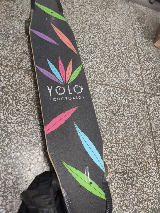 长板,买来下地玩了两次,几乎全新,闪光轮送...