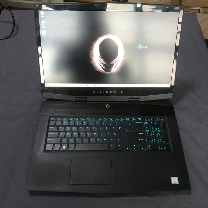 外星人M17 笔记本2080 I7-875...