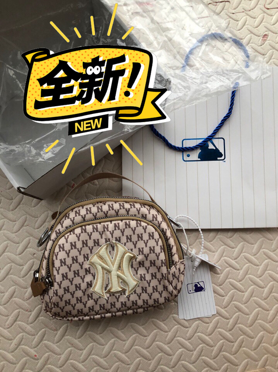 闲置一个NY小包斜挎包，公司奖励的NY斜挎...