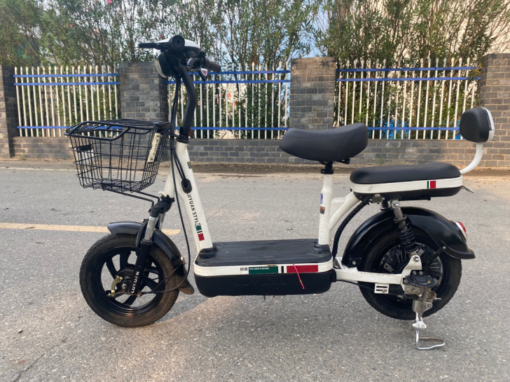绿源电动车48v12a 能跑30公里左右,...