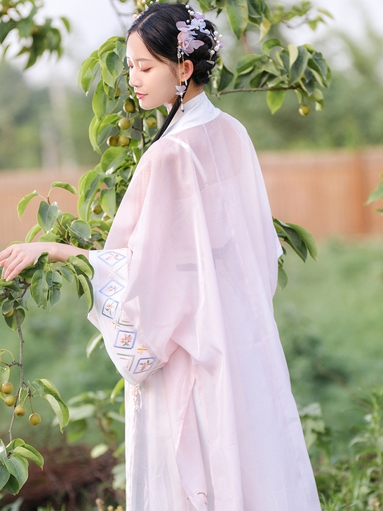 实体店500多买的,淘宝上看了一下只要43...