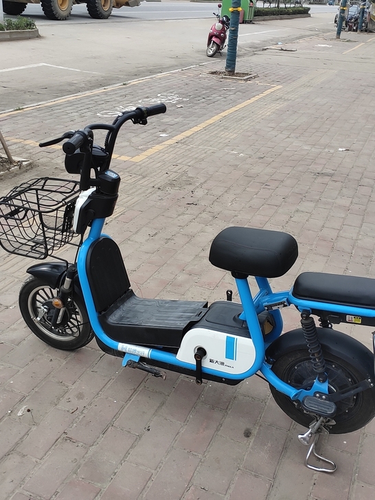 哈啰锂电电动车,跑的远更耐用。