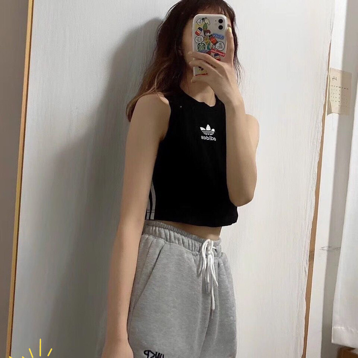 adidas阿迪达斯三叶草女运动健身短款露...