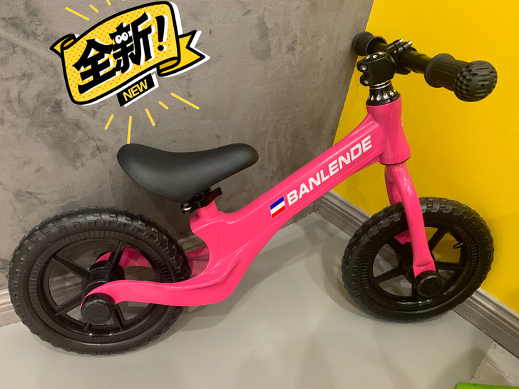 全新儿童平衡车,适合3岁到5岁左右的小朋友...