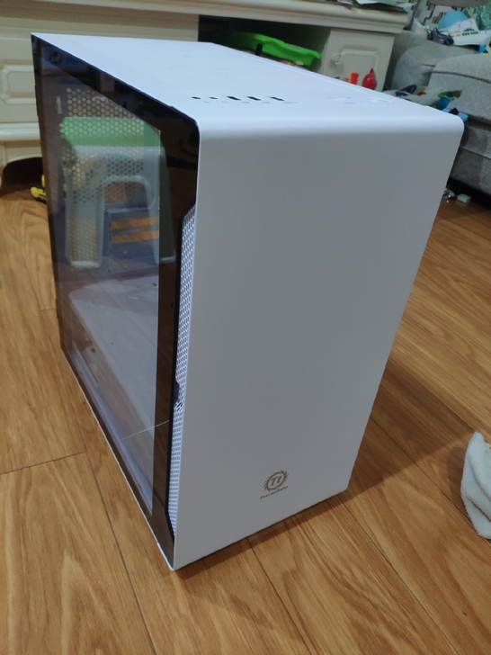TT台式电脑机箱启航者A1白色机箱游戏MA...