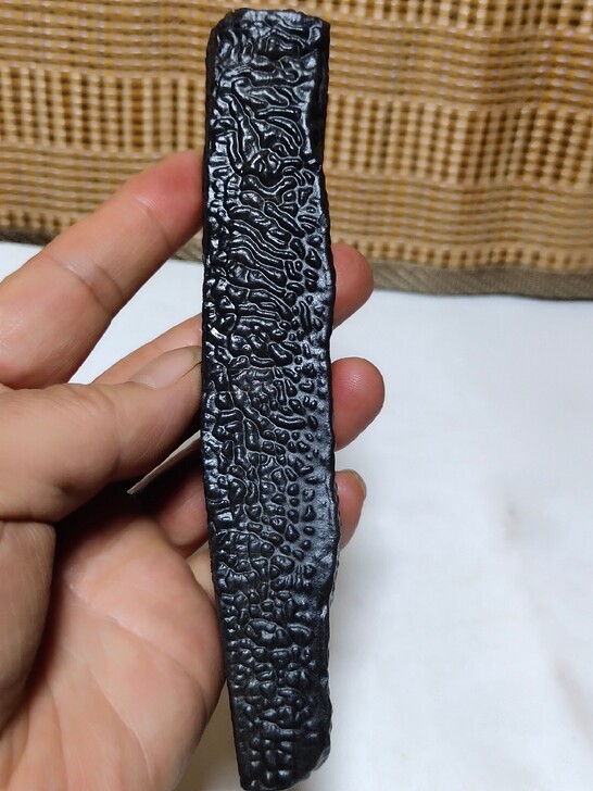 《镇纸》新疆罗布泊纹路黑泥石条镇纸,15*...