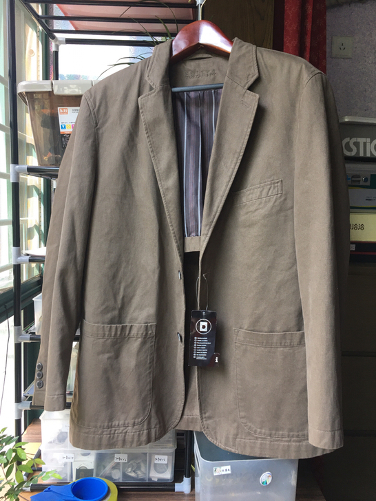 欧洲品牌全新西服上衣、卡几布料棉，做工精细...