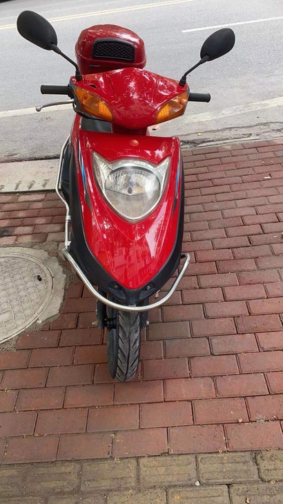 珠峰光阳125踏板车,成色新不新自己看图片...
