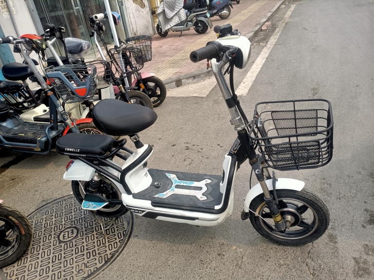 阿米尼电动车