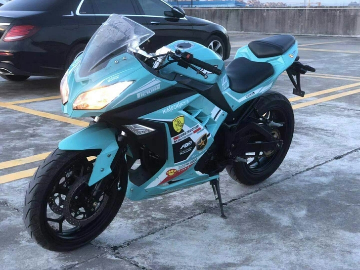特价转让46号法拉利版小忍者，原装原厂排气...
