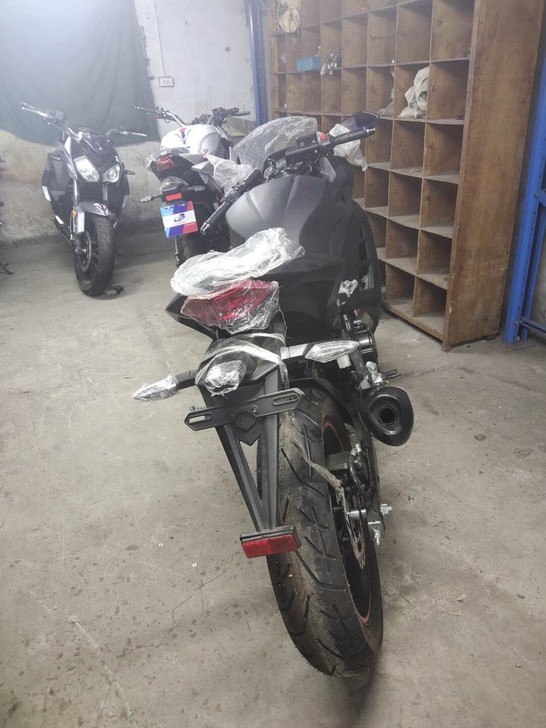 摩托车，跑车，街车，公路赛，越野，我们这里...