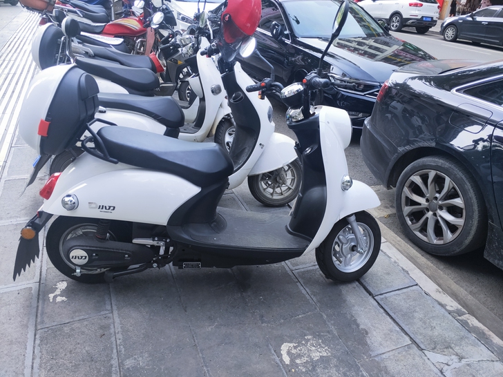 小刀电动车出售,只限同城交易,5月底买的,...