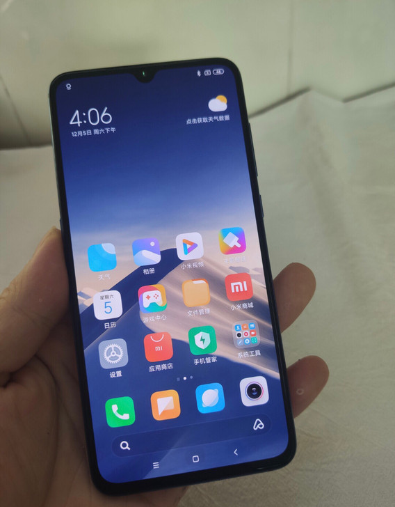 小米9全网通4G手机，原装，配件都在。运行...