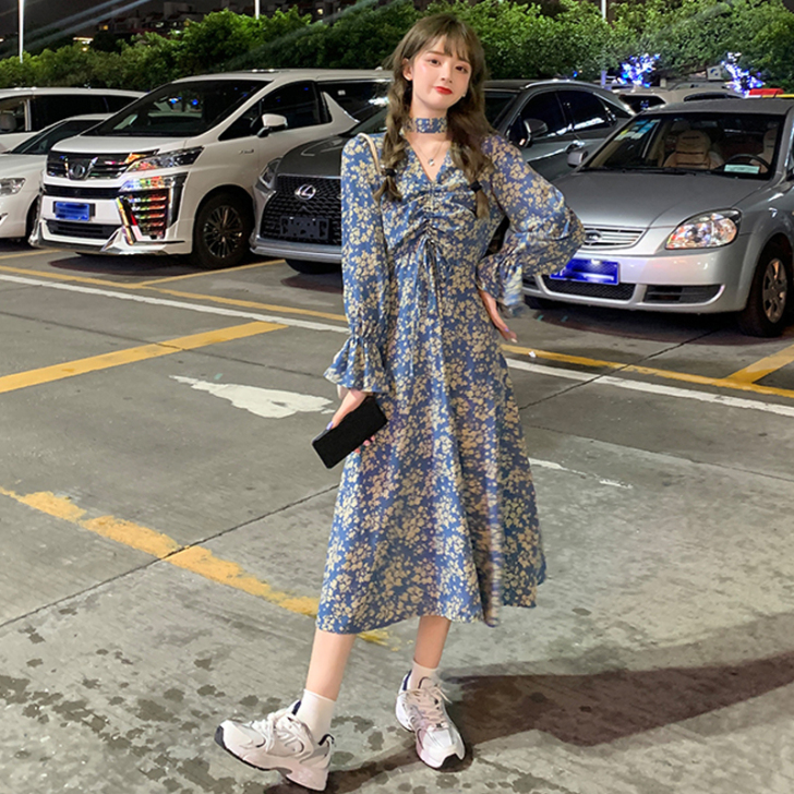 碎花连衣裙女装春秋季2021新款气质森系超...