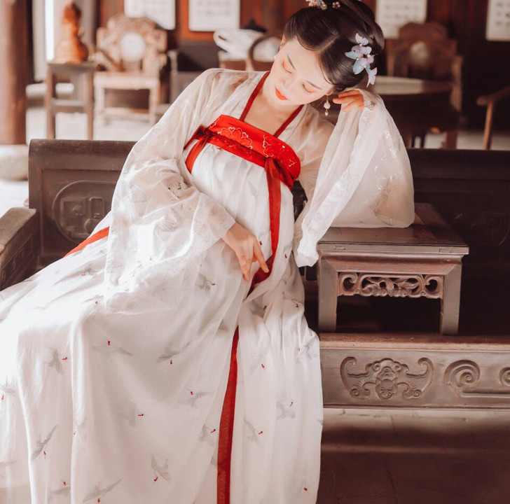 几乎全新，买回来穿过一两次