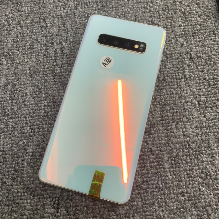三星s10+