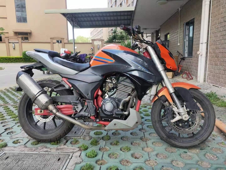 双缸350街车动力好  电池没电  爽快可...