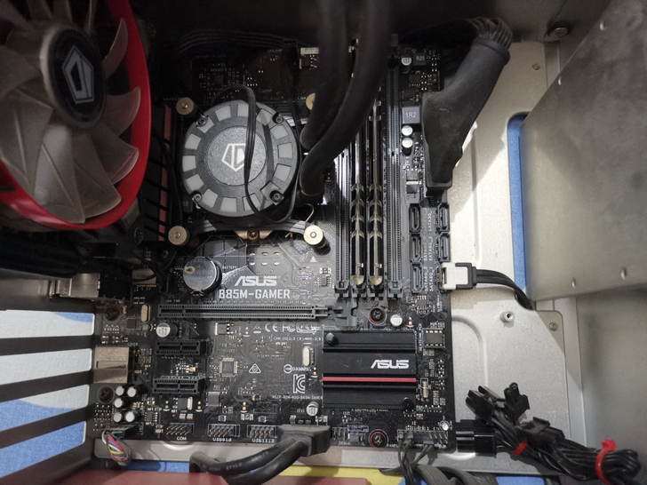 华硕B85M GAMER主板,正常使用无问...